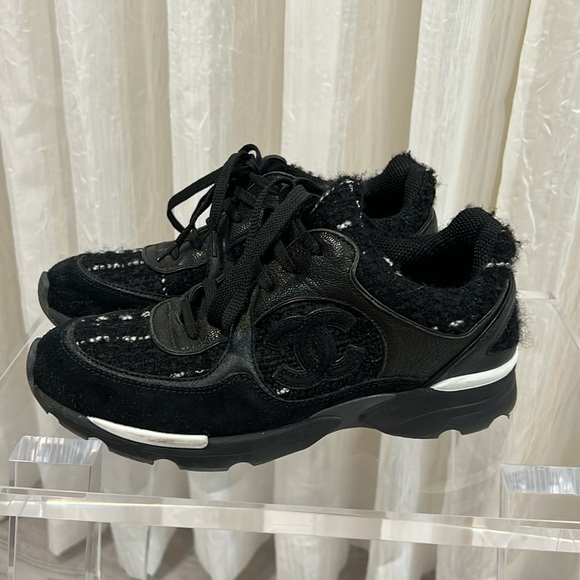 CHANEL tweed/leather black sneakers - Picture 2 of 6